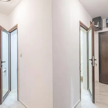 Location, Brand New 3 Bdrm & Free Parking Apartment *