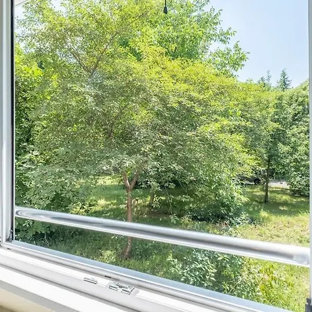 Location, Brand New 3 Bdrm & Free Parking * Sofia