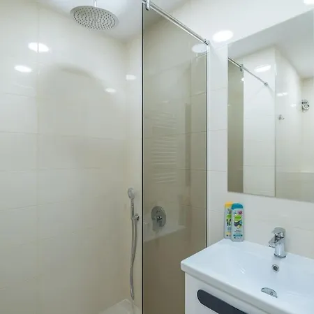 Location, Brand New 3 Bdrm & Free Parking Sofia