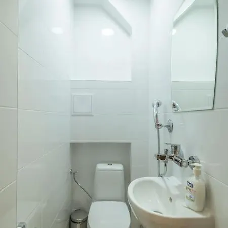 Apartamento Location, Brand New 3 Bdrm & Free Parking *