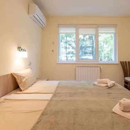 Location, Brand New 3 Bdrm & Free Parking Apartamento *