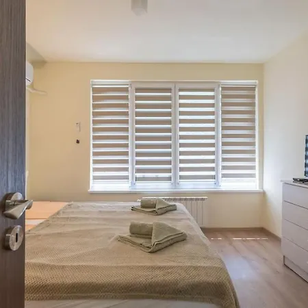 Apartamento Location, Brand New 3 Bdrm & Free Parking Sofía