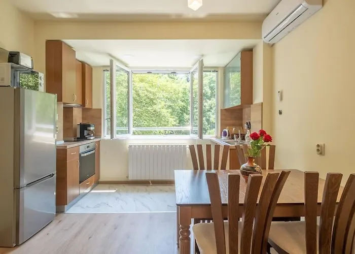 Location, Brand New 3 Bdrm & Free Parking София