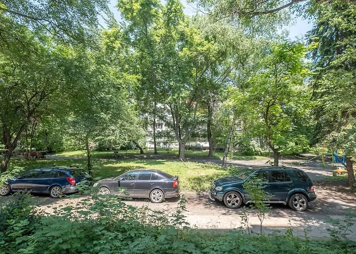 Location, Brand New 3 Bdrm & Free Parking Lejlighed