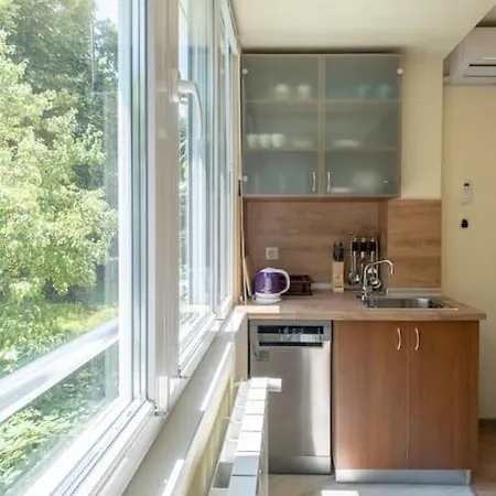 Daire Location, Brand New 3 Bdrm & Free Parking