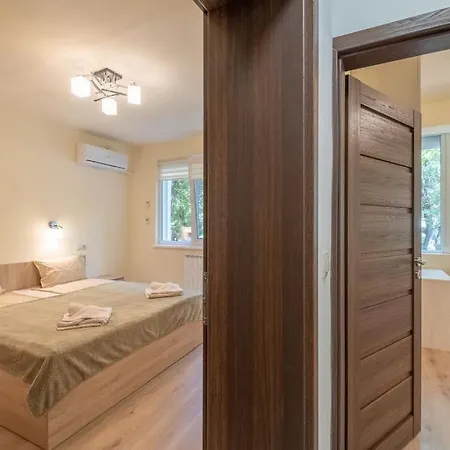 Daire Location, Brand New 3 Bdrm & Free Parking Sofya